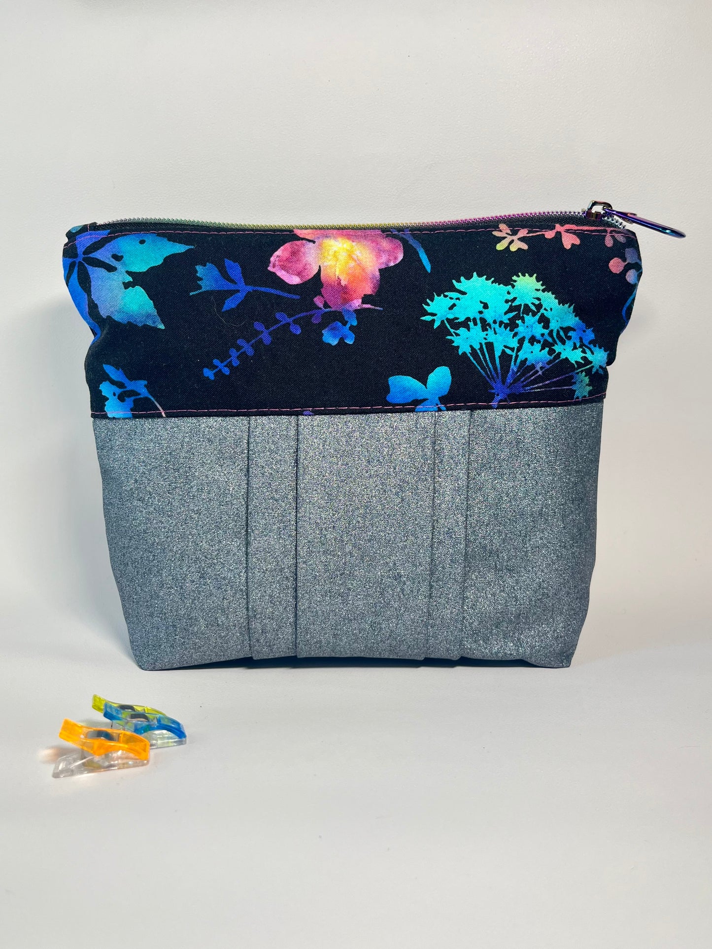 Blooming Flowers Black Janie Pouch